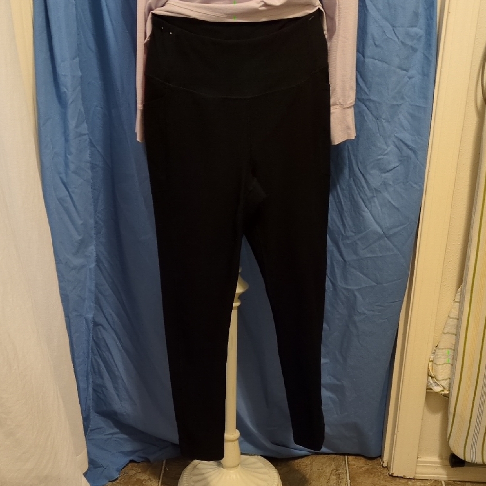 Mondetta M Classic Black Leggings With Side Pockets